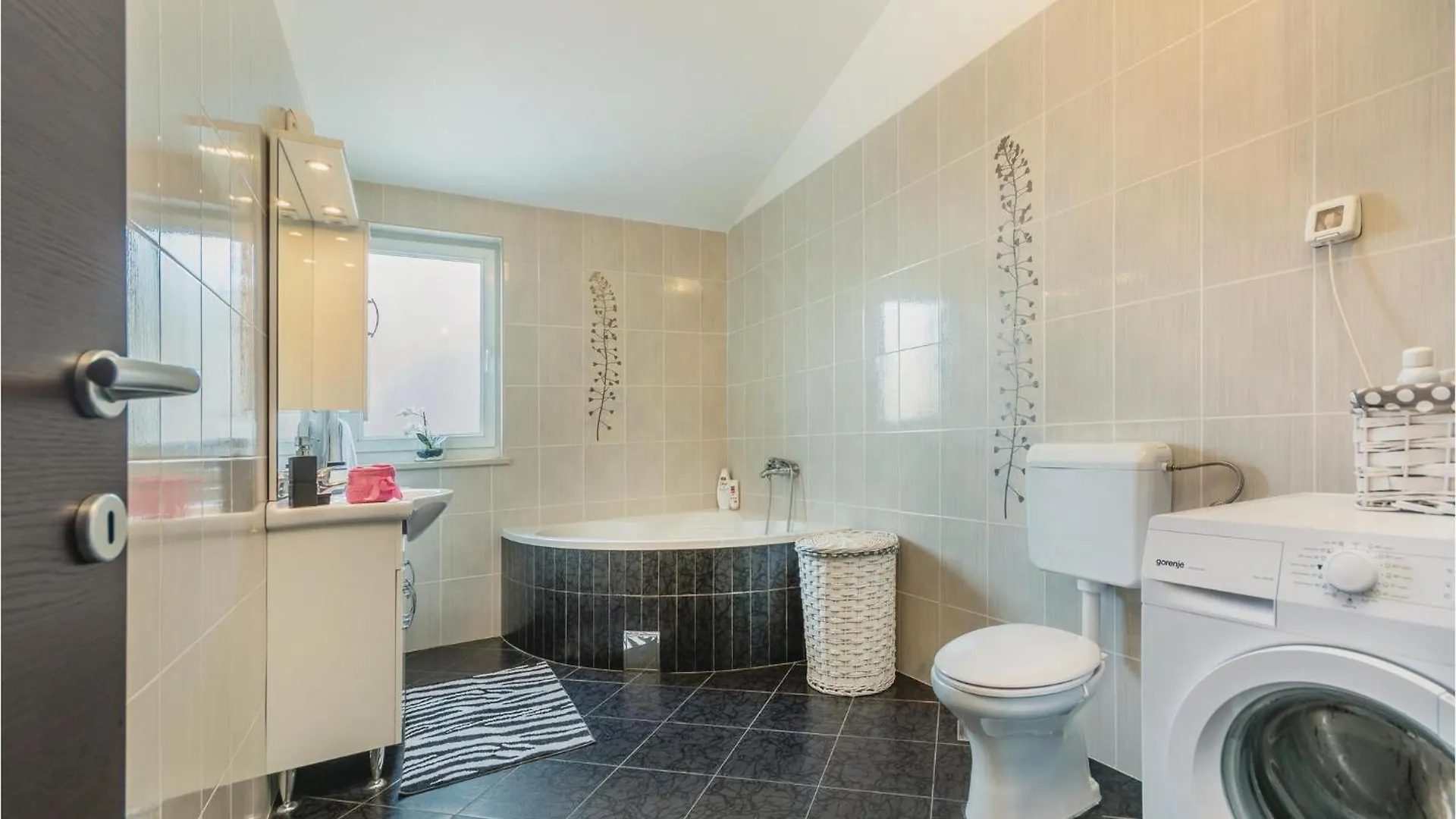 Nice Home In Labin With Outdoor Swimming Pool 0*, لابين
